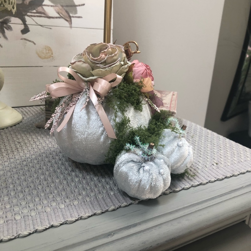 Set of 3 decorated Pumpkins